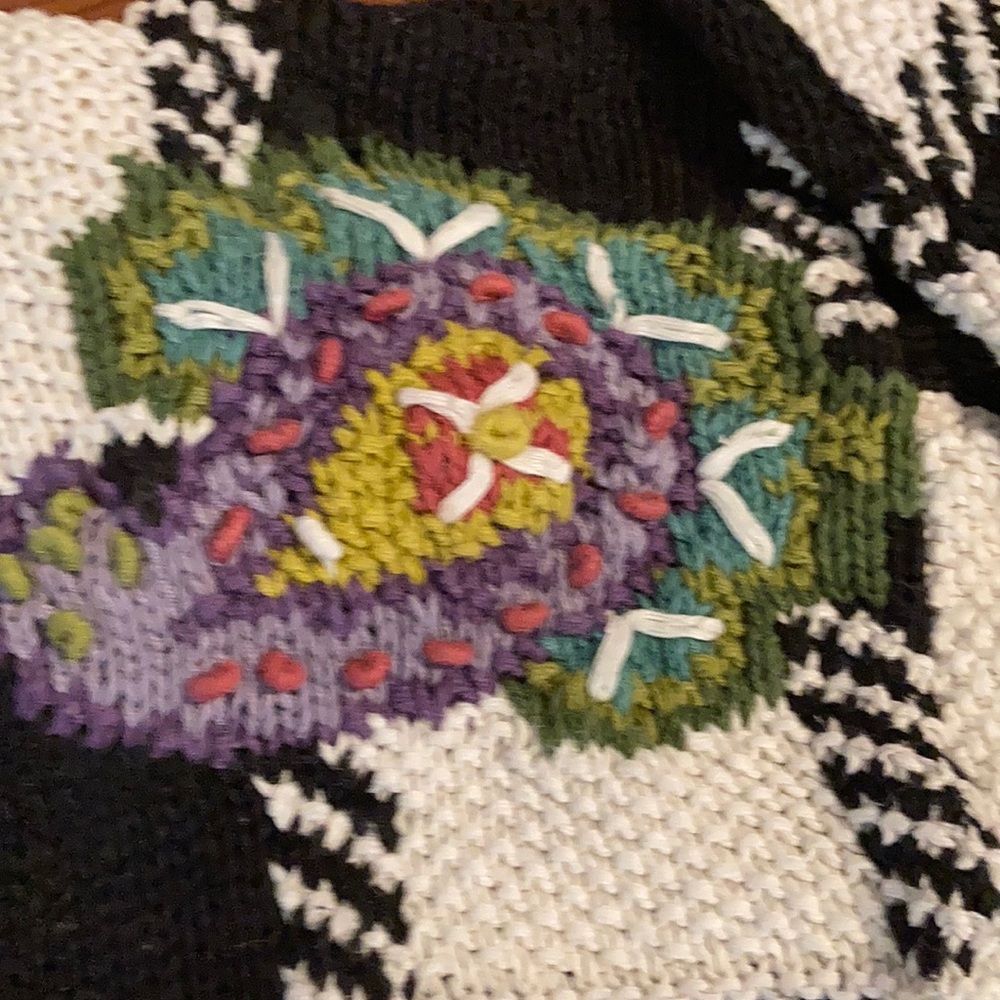Beautiful Hand Knitted Sweater - Picture 5 of 9